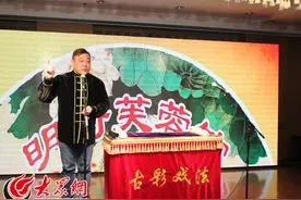 城·事（101）大褂里变出鱼缸，古彩戏法亮真功夫图片