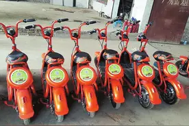 共享电动自行车露脸被召回 城管：涉嫌占道经营 未在交通管理部门备案图片