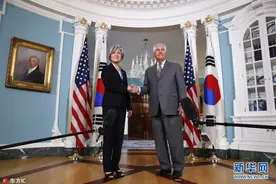 韩外长康京和与美国务卿蒂勒森会晤图片