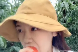 北漂主播去果园摘桃，手也不洗直接开吃，这吃相还能当网红吗？