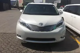 17款丰田塞纳XLE 最新报价 天津港现车图片