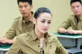 《跑男》陈赫对迪丽热巴做出亲密动作，鹿晗表情亮了图片