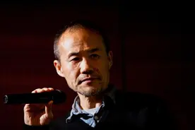 “万科董事会主席王石”今主持股东会交班：郁亮，风雨见彩虹图片