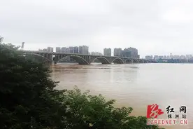 4日9时 湘江株洲段水位较洪峰水位下降0.09米图片