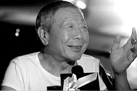 钻石级配角午马出殡 洪金宝成龙狄龙八位影坛大佬扶灵图片