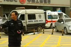 “运钞车”为什么都选用江铃全顺，银行看中它哪一点图片