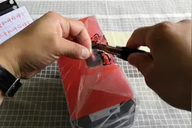 擅长做音响的JBL公司，也推出了调频收音机，为大家开箱视频封面