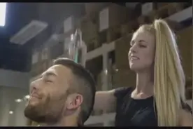为什么美女理发师剪出来的男发这么帅？还是她懂我！