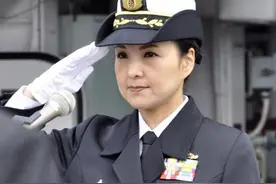 日海自诞生首位女性舰长 菅义伟:期待女自卫官更加活跃图片