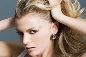 头发干枯发干枯没有光泽怎么办 干发护理技巧经验分享图片