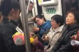 上海阿姨舌战乞讨者引围观 乞讨者的生存境况网友持怀疑图片