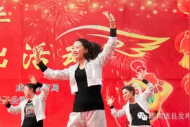 图说成县丨正月十六成县动岚健身俱乐部举行春节文艺汇演\\成县各大花卉市场逐渐“升温”图片