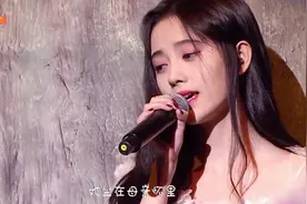 鞠婧祎妈妈照片曝光，网友：难道鞠爸爸上辈子拯救了银河系？