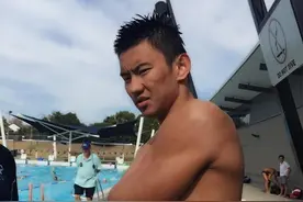 宁泽涛澳洲训练呕吐+抽筋 央视记者称坐着都中暑图片