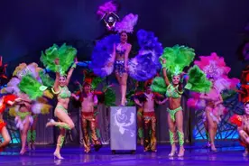 只知道泰国有人妖，在韩国济州岛看百媚千娇的人妖秀是种啥体验？图片