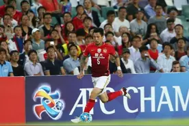 他是国足队长，号称“亚洲第一右后卫”，如今拿什么本事去皇马？图片