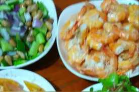 东北妹纸做的清蒸大虾，犒劳家人，你会做么？图片