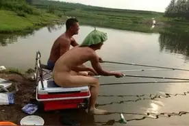 钓鱼笑话集锦，第一条就被戳笑了图片
