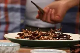 小丫厨房：你的川味食谱急需更新！这才是麻辣鸭舌的正确做法！图片