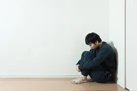女友说:今天我吃药的时候看了一个新闻，然后我俩分手了图片