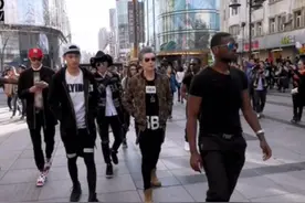 国人啪啪打脸:假扮韩国男团惹妹疯图片