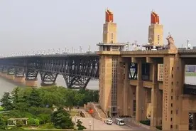 南京长江大桥大修倒计时 29条过江公交受影响图片