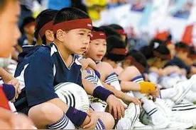 惊！中国孩子踢球到底要花多少钱？日本家长看完后吓呆了！图片