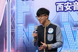 阳光男孩唱哭台下听众：我知道很多人为了梦想陪我流浪图片