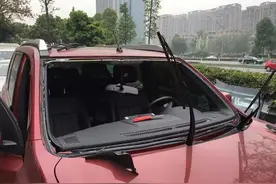 风度MX6换前挡玻璃全记录 收藏备需图片