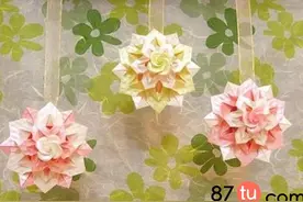 美丽的玫瑰四瓣卷芯玫瑰折纸图解教程图片