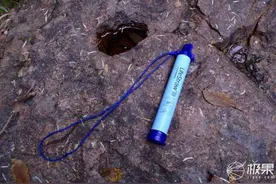 这个野外生存神器，让泥水秒变饮用水图片