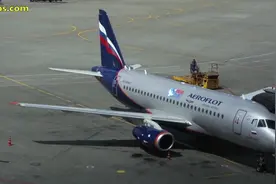 搭乘俄罗斯航空苏霍伊超级100客机商务舱从莫斯科出发视频封面