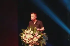 不品三国，改谈《宋朝那些事》，听易中天这番分析，胜读十年书！视频封面