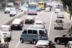 独家/乱停乱放 、随意变道，株洲的驾驶员咋这么多陋习图片