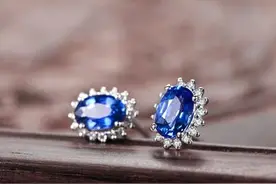 邮寄蓝宝石当面说漏嘴后东西丢了 顺丰快递员途中拆过包图片