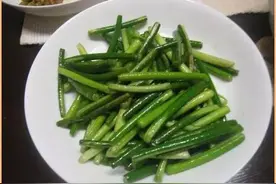高血压食疗推荐蔬菜类——蒜薹图片