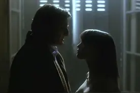 一个17岁的女孩疯狂追求我这个40岁的大叔，我该怎么办？图片