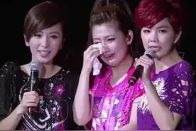 selina离婚，遥想当年张承中演唱会5声老婆求婚逼哭几万人图片