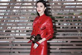 巴黎时装周范冰冰与某模特撞鞋 让我们一起来体验一场视觉盛宴图片