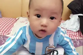 调皮捣蛋～活泼可爱的小帅哥。图片