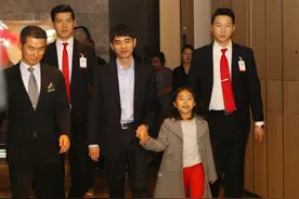 围棋——“人机大战”：第五场对弈开始图片