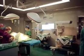 伟大！南通一车祸孕妇成功产下双胞胎图片