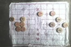 路边的残棋局不要玩，又十名骗子被拘了！图片