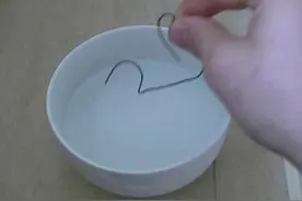 这种神奇的记忆，破坏后能自动还原。人类会了是不是可以随意变形图片