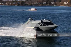 幽灵船并非浪得虚名，男子看到海面上出现一艘奇特的船只后惊呆了图片