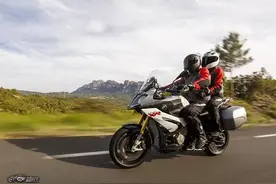 拉力摩托车中的超跑——宝马S 1000 XR图片