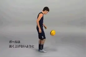 我竟无言以对 | 踢了这么多年球，不会颠球？图片