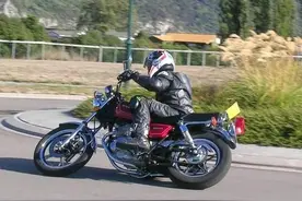 经典名车：铃木GN250图片