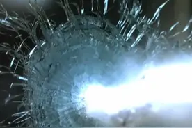 揭秘防弹玻璃为什么这么厉害，甚至火箭筒都打不穿，真相很简单图片