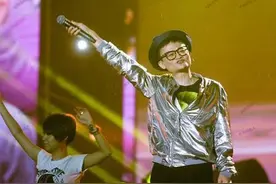 你以为马云只穿西装？其实马总也有属于他自己的时尚！图片